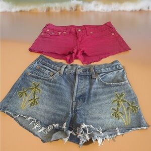 Levi's 501 Wild Dreaming Palm Tree Embroidered Short and one TRUE RELIGION short